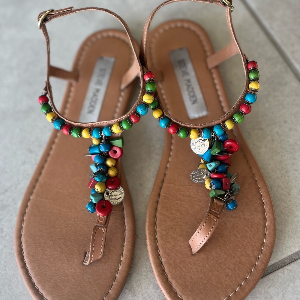 Steve Madden 7.5 sz, women’s sandals. Like new. Multicolored beads.